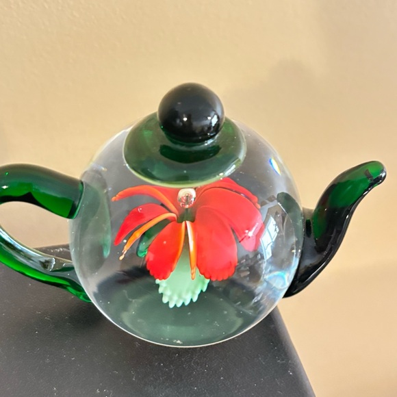 Dynasty Gallery Flower Teapot Heirloom Collectibles Handblown Art Glass Weight - Picture 3 of 9